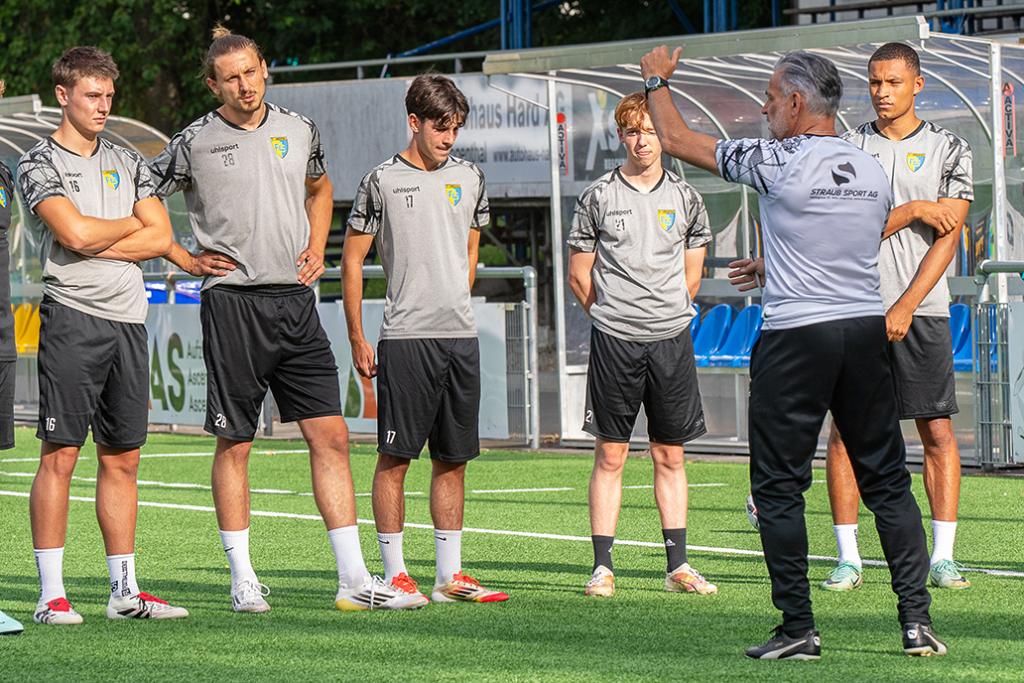 images/Teams/1.Mannschaft/news/2526/fcl_saisonvorbereitung_1.jpg#joomlaImage://local-images/Teams/1.Mannschaft/news/2526/fcl_saisonvorbereitung_1.jpg?width=1024&height=683